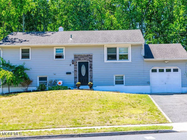 17 Hampton Road, Howell, NJ 07731