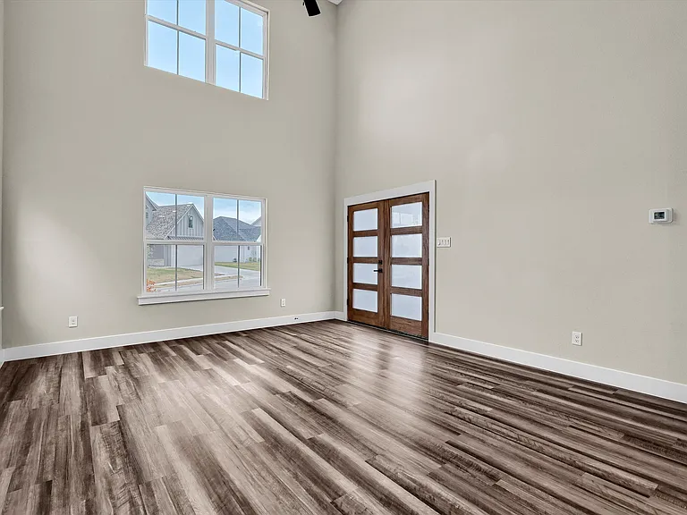 521 Saucer Dr — Photo 26