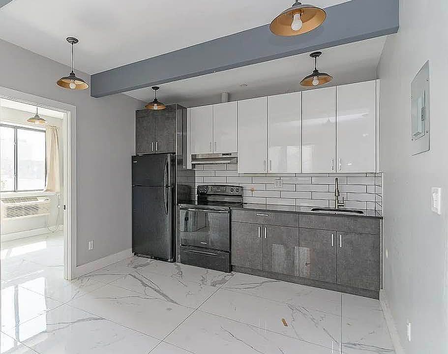 1st image of 18 Havens Pl #4