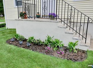 27-20 Kipp St, Fair Lawn, NJ 07410