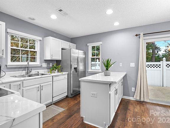 5th image of 150 Mangum Cir