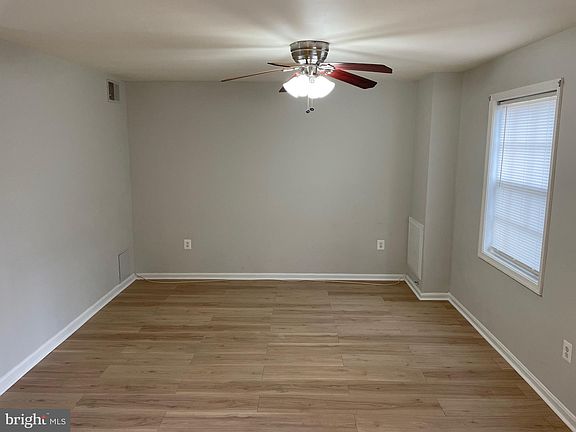 4th image of 11803 Carriage House Dr #21