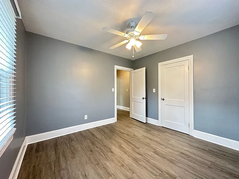 512 Pleasant St — Photo 11