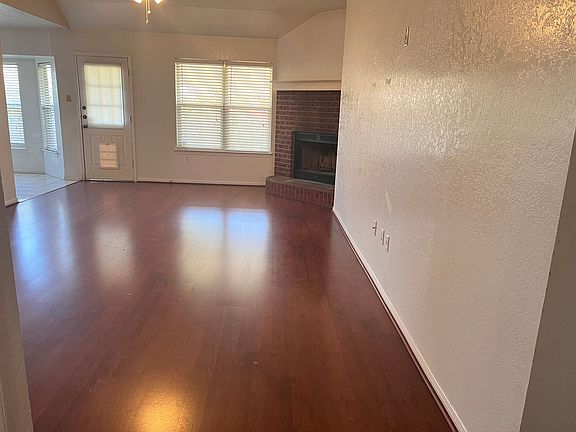 3rd image of 4001 Shumard Dr
