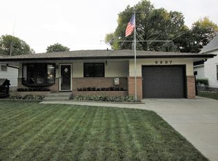 5237 Spruce St, Lincoln, NE 68516