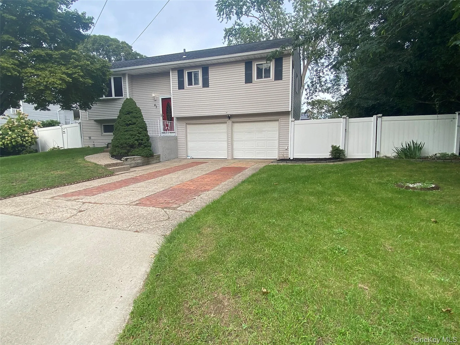 4 bed, 2.0 bath, 1750 sqft, $4,500 — Photo 2