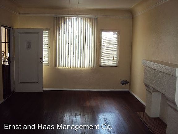 3rd image of 225 W 20th St