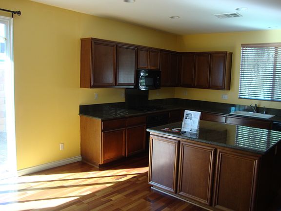 2nd image of 39041 Bottlebrush St