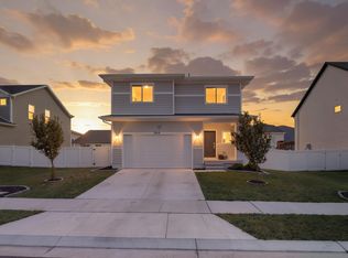 3410 N Sparrow Ln, Eagle Mountain, UT 84005