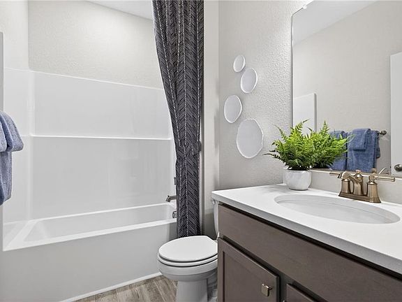 5th image of Mm Poppy