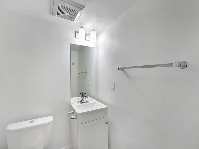 1175 Haro St — Photo 8