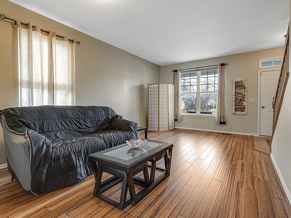4th image of 995 Christine Ln