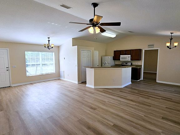 3rd image of 1140 Ware Ave