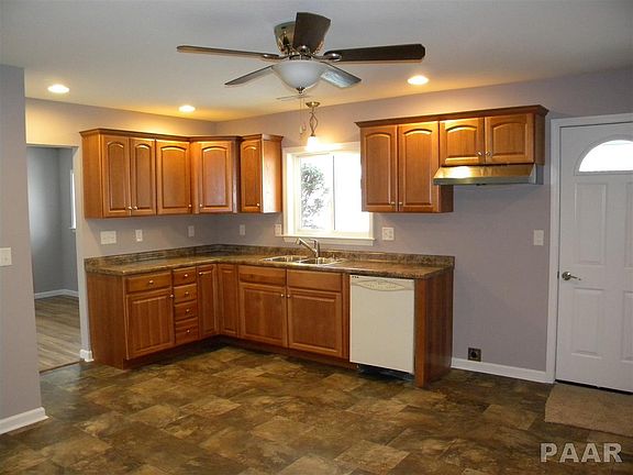 3rd image of 2911 N Easton Pl