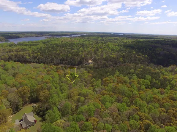 33 Knights Landing Dr, Heathsville, VA 22473