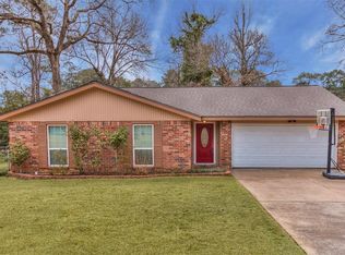 232 Park Hill St, Huntsville, TX 77340
