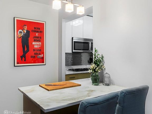 4th image of 211 E 51st St APT 3A