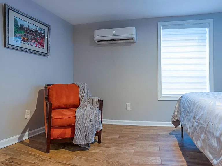 900 Maryland Ave NE #ENGLISH BASEMENT — Photo 18