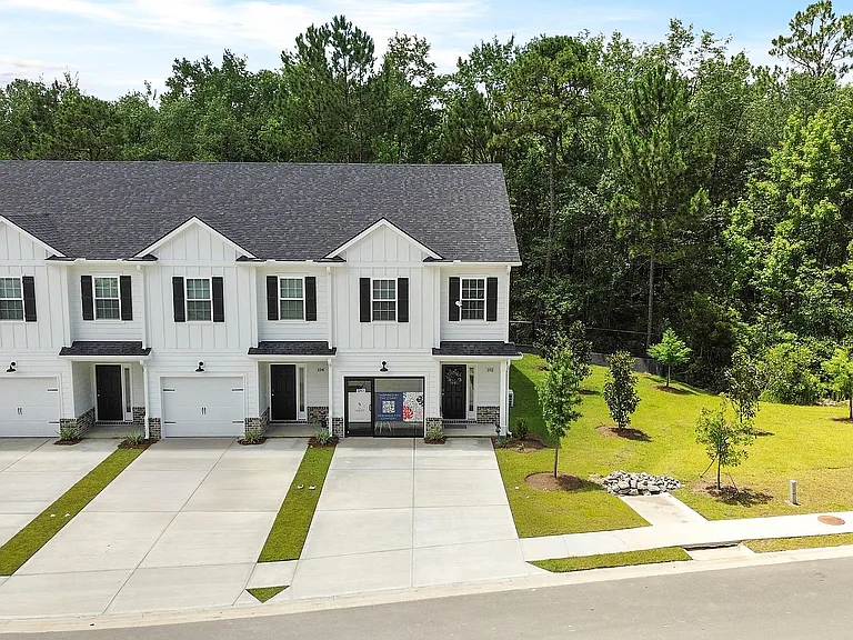 102 Lusk Ln — Photo 34