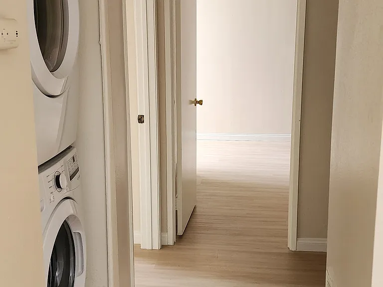 7211 Cozycroft Ave #68 — Photo 15
