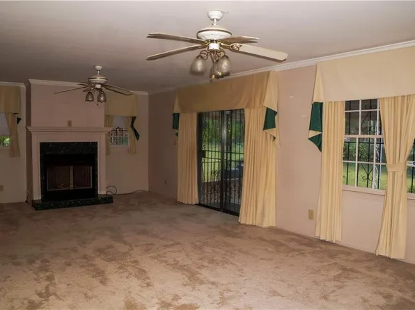 3204 Spreading Oak Dr SW, Atlanta, GA 30311