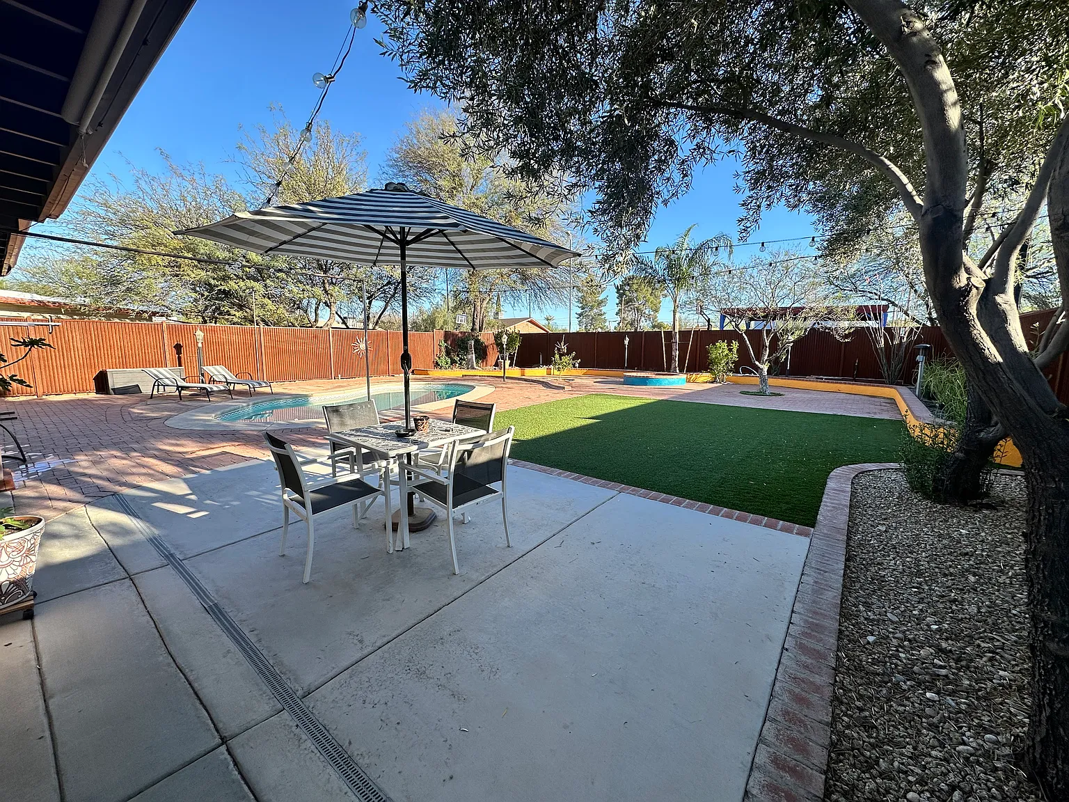 3 bed, 1315 sqft, $2,850 — Photo 2