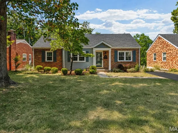 745 W Oak Dr, Saint Louis, MO 63122
