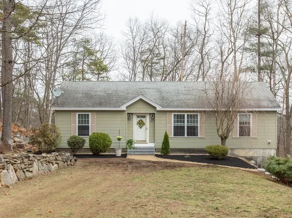 14 Julie Avenue, Salem, NH 03079-1726