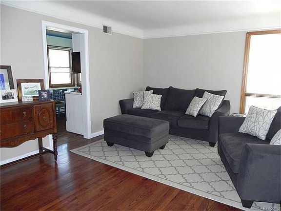 2nd image of 2417 Barrett Ave #1