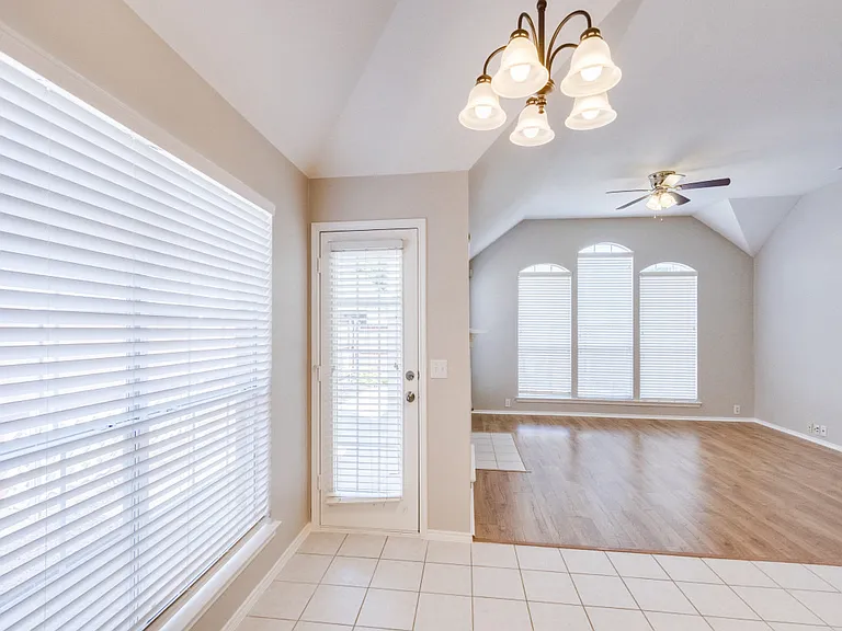 2509 Hunters Run Dr — Photo 11