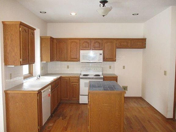 5th image of 10302 E Ayesbury St