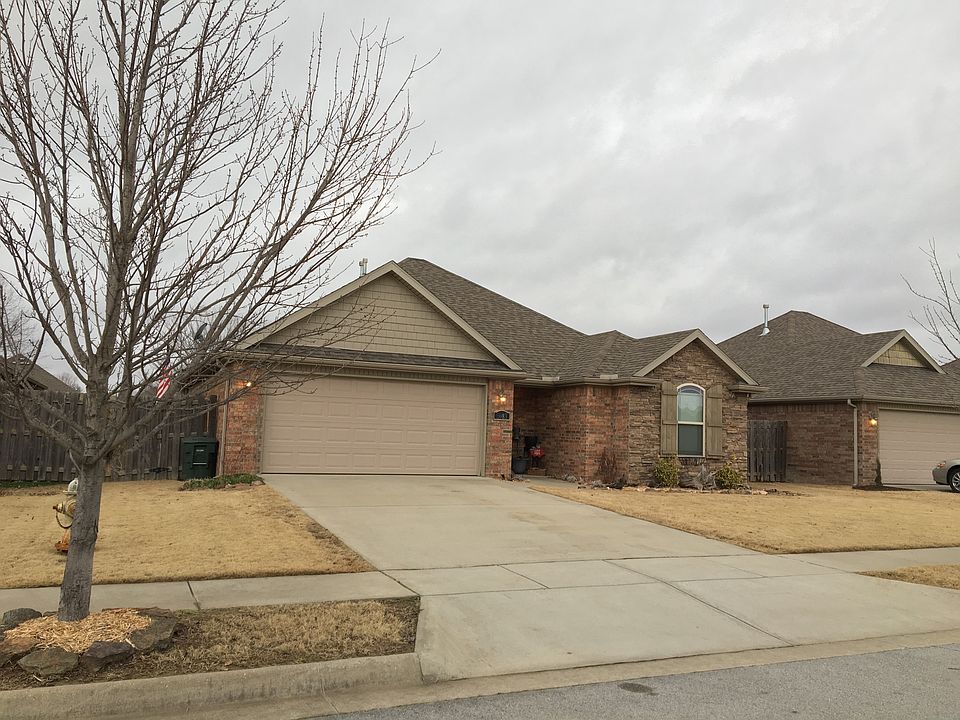 1st image of 3083 N Azure Ave
