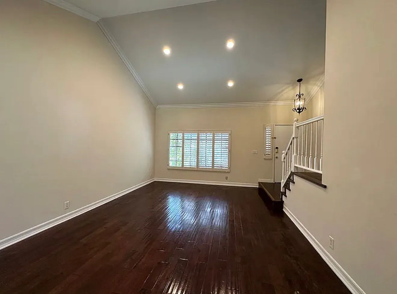 3 bed, 2.5 bath, 1623 sqft, $4,500 — Photo 2