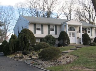 9 Wildwood Ave, East Hanover, NJ 07936