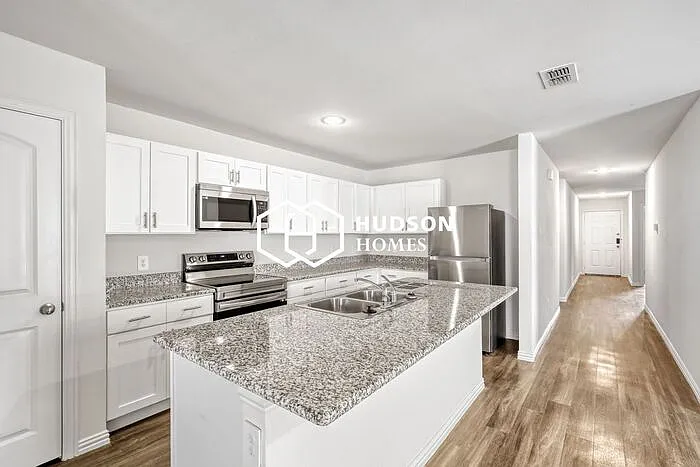 425 Shorty St — Photo 6