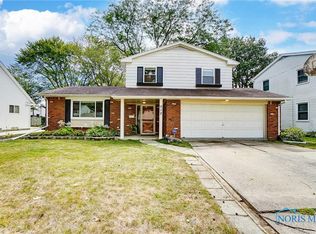 512 Orchard View Dr, Maumee, OH 43537