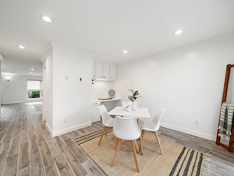 6434 Burgoyne Rd #109 — Photo 9