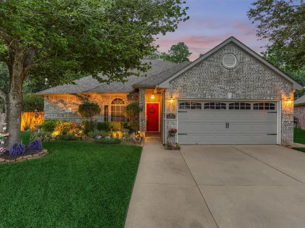 2203 Nicholas Xing, Conroe, TX 77304