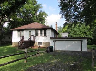 81 Elm Ave, Fox Lake, IL 60020