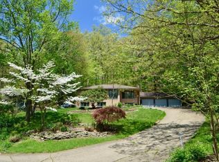 746 Robinhood Dr, Newark, OH 43055