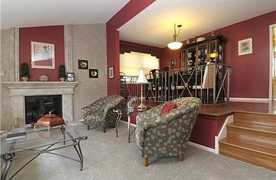 4th image of 1828 E Waverly Dr