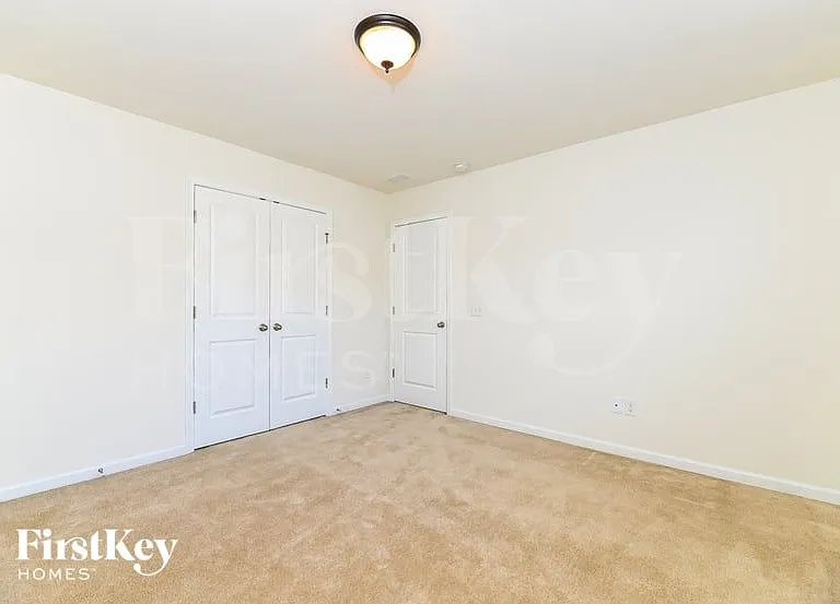 1431 Hermitage Ln — Photo 12