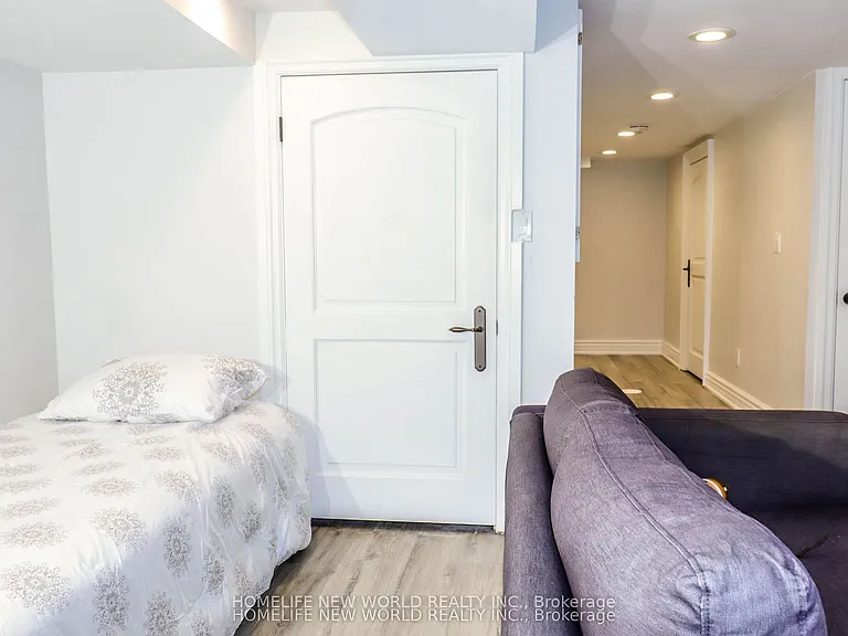 222 Markham St #BASEMENT — Photo 3