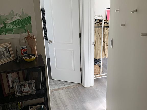 3rd image of 3823-3817 N Greenview Ave #3
