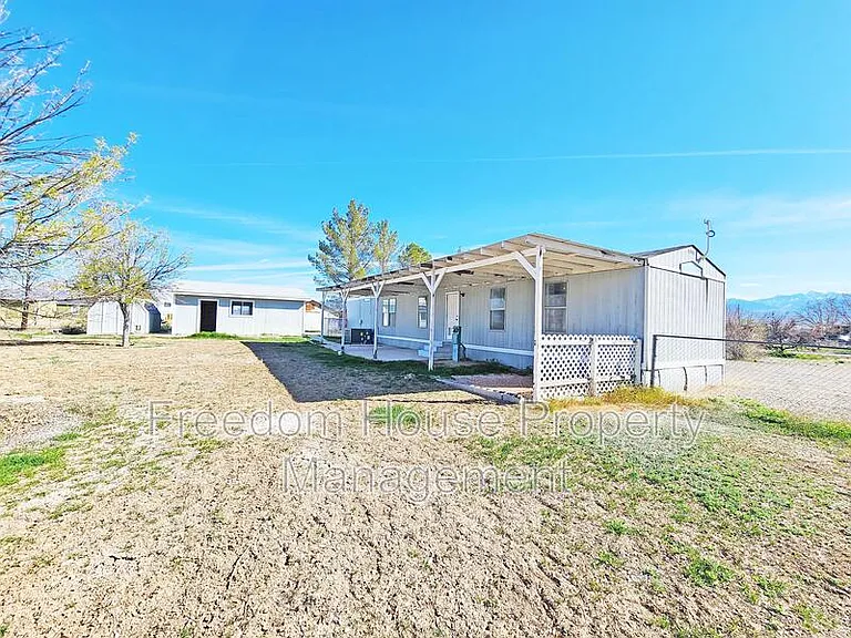 80 Stanley Dr — Photo 16