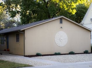 921 Leavenworth St, Manhattan, KS 66502