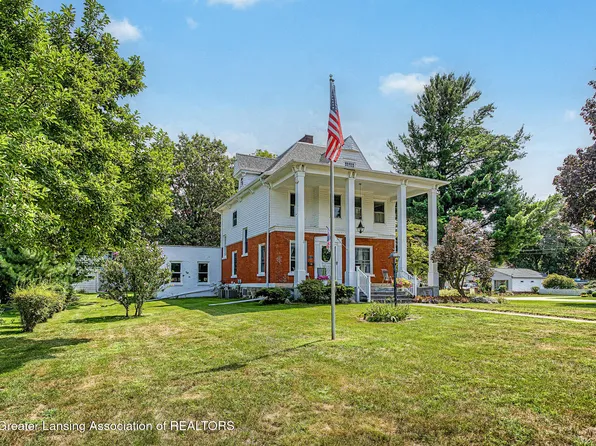 317 S Clinton St, Stockbridge, MI 49285