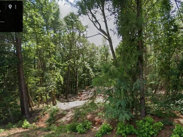 110 Heatherwood Dr, Gray Court, SC 29645