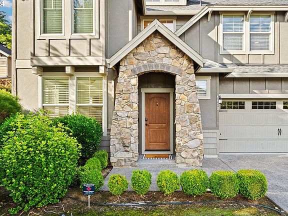 4th image of 1110 NW 107th Cir