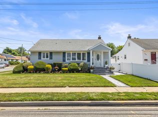 64 Myers Ave, Hicksville, NY 11801